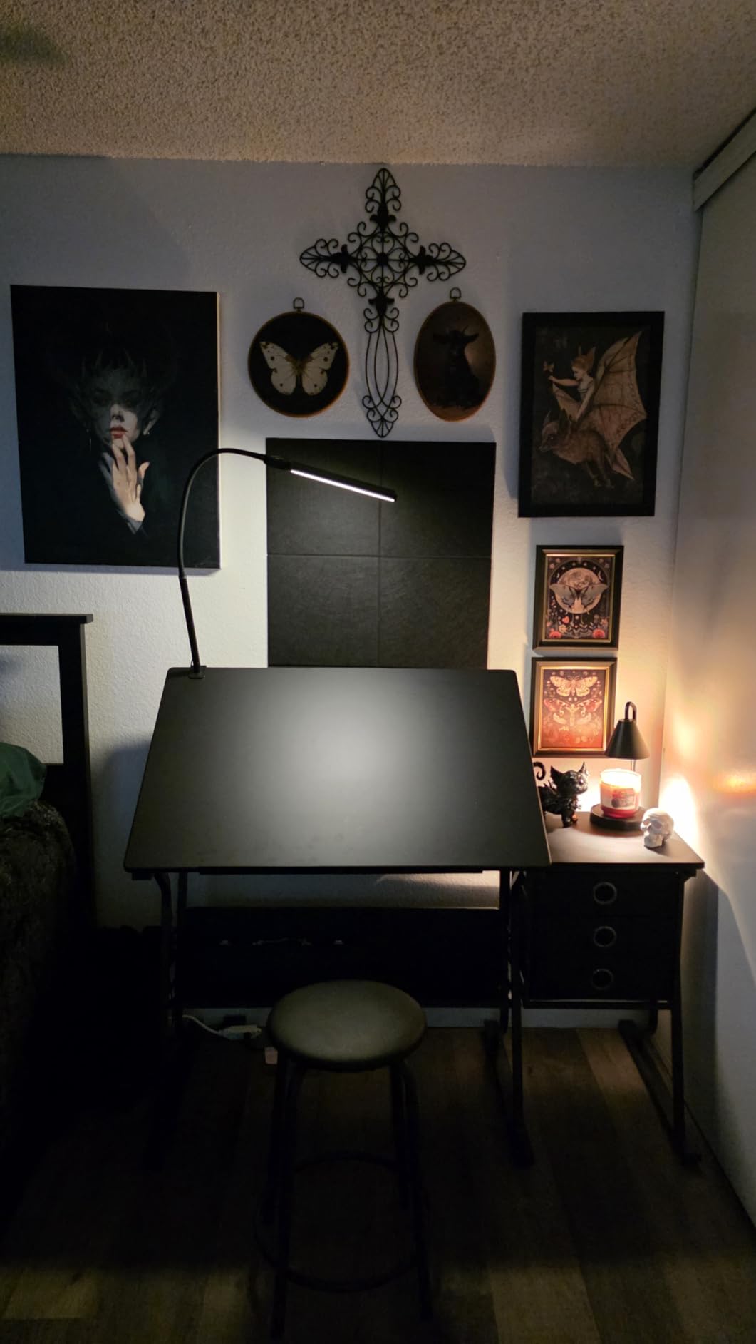 Yaheetech Drafting Table for Adults/Artists, Drawing Desk, Tabletop Adjustable Art/Craft Desk with Stool and 3 Slide Drawers, Sketching Painting Artwork Station for Art Studio Home Office School customer photo 2
