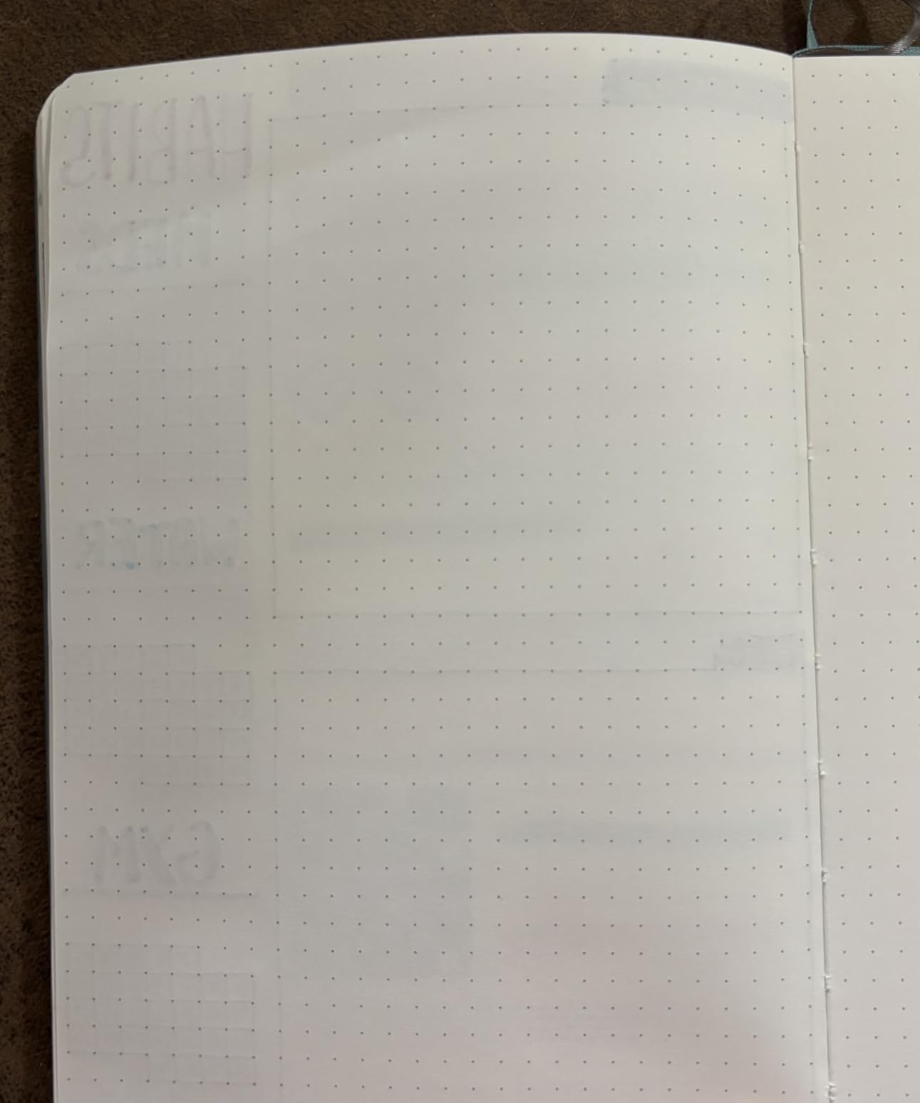 EMSHOI Dotted Notebook - 256 Pages A5 Dotted Grid Journal Notebook, 120gsm Thick Paper, 16 Perforated Pages, Smooth PU Leather, Inner Pocket, 5.75