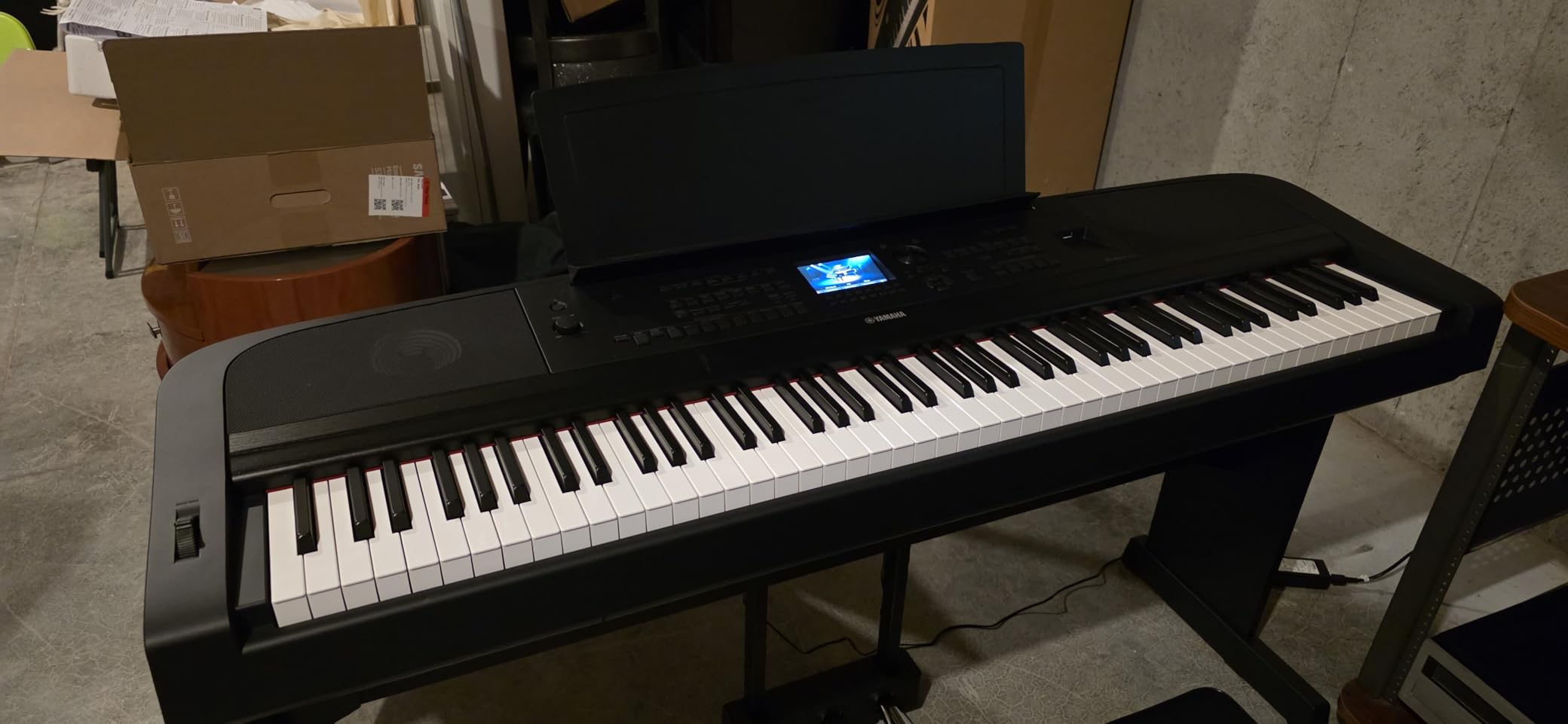 Yamaha DGX-670B 88-Key Weighted Digital Piano customer photo 2