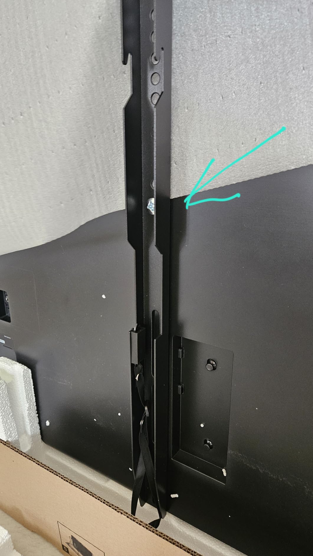 HOME VISION Heavy Duty Fixed TV Wall Mount for Most 32-86 Inch Flat TVs, Max VESA 600X400mm up to 165lbs Fits 16/18/24 Inch Wood Studs, Universal Low Profile Wall Mount TV Bracket, Space Saving HV8601 customer photo 1