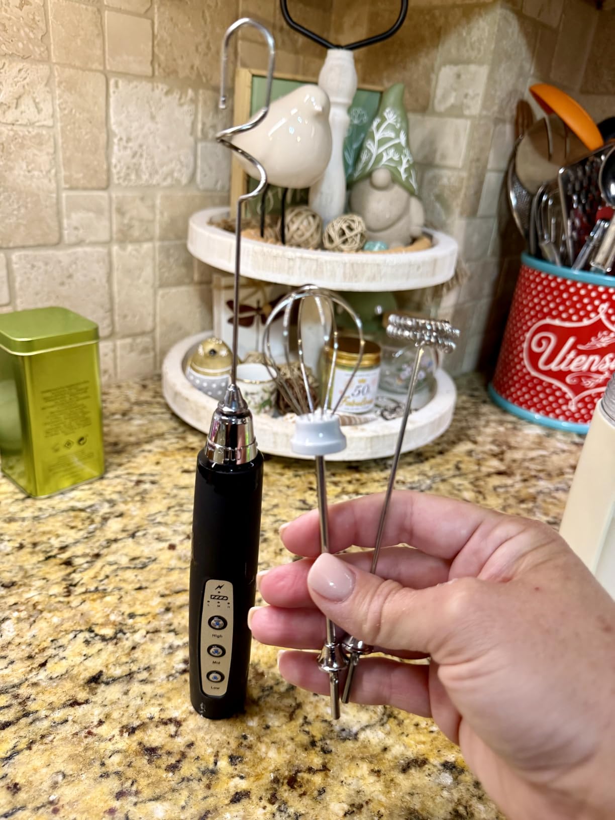 YUSWKO Black Handheld Milk Frother Wand for Coffee, Rechargeable Electric Whisk with 3 Heads 3 Speeds Drink Mixer Coffee Frother For Latte, Cappuccino, Hot Chocolate, Egg customer photo 1