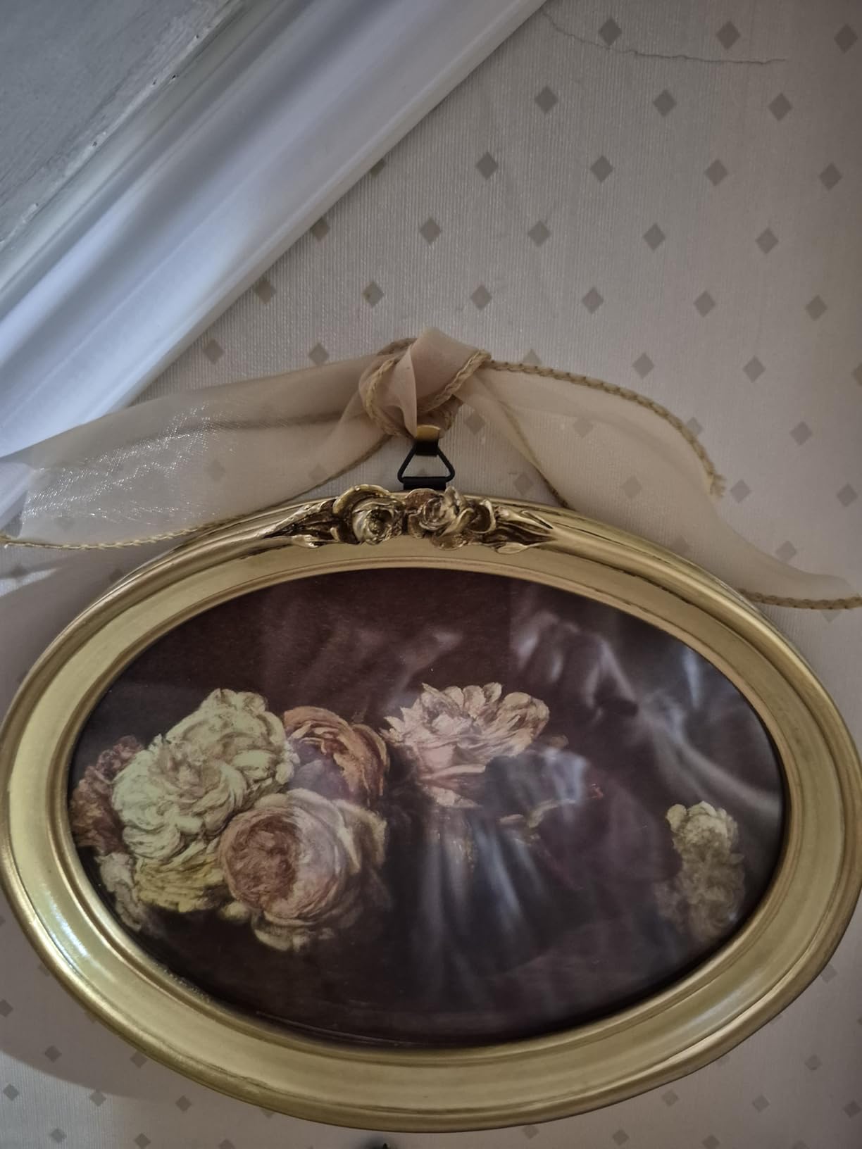 CISOO Vintage Oval Picture Frame 5x7 Antique Photo Frame Decorative Painting Table Top Display and Wall Hanging Home Decor, Ornate Photo Gallery Art, Bronze Gold customer photo 1