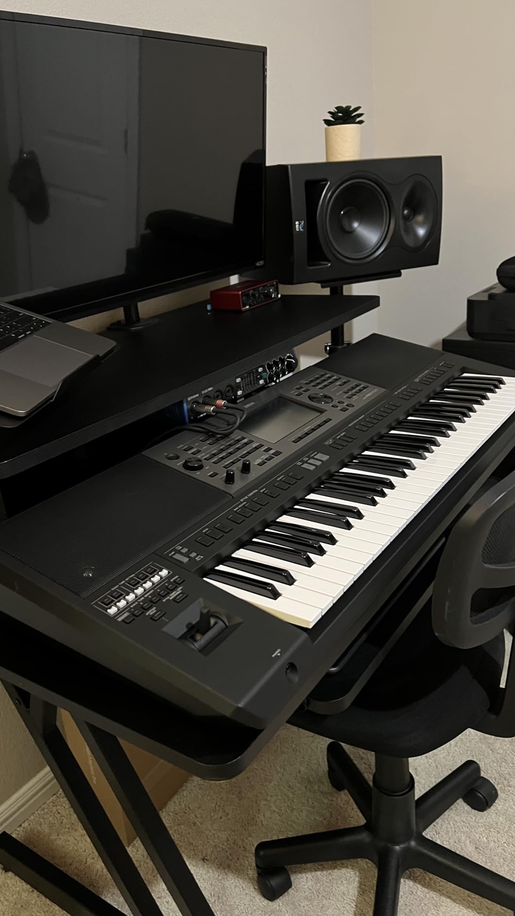 Yamaha PSR-A5000 61-Key World Music Arranger customer photo 1