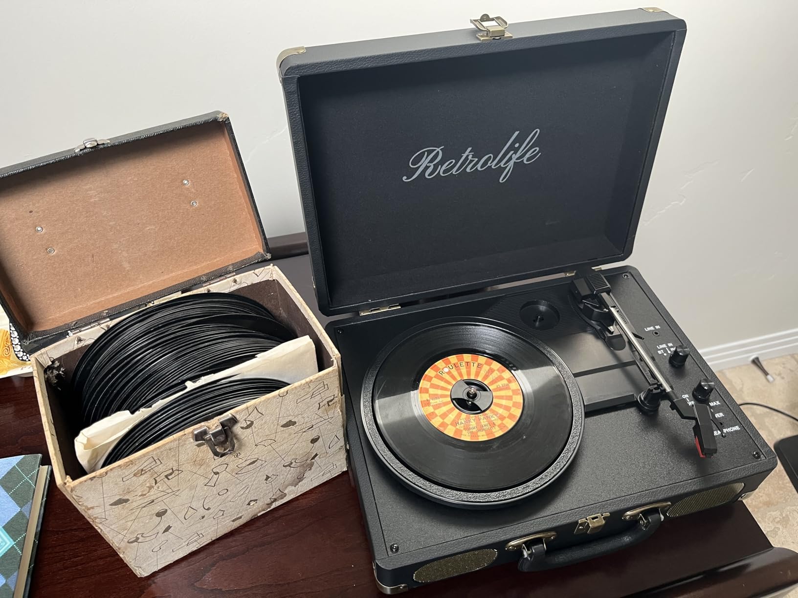 Vinyl Record Player 3-Speed Bluetooth Suitcase Portable Belt-Driven Record Player with Built-in Speakers RCA Line Out AUX in Headphone Jack Vintage Turntable customer photo 1