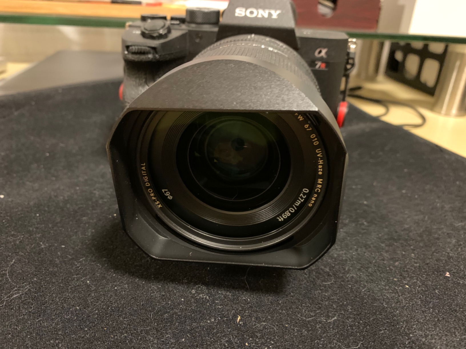 Haoge LH-S245N Bayonet Square Metal Lens Hood for Sony FE 50mm F2.5 G, FE 40mm F2.5 G, FE 24mm F2.8 G Lens, Sony RX1R III/M3/RX1R2 Camera Shade with Cap customer photo 1