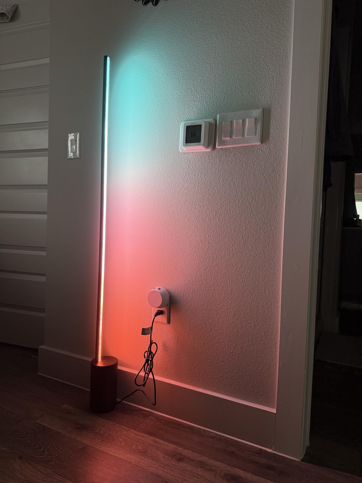 Signe Smart Color Changing Floor Lamp, Black, White and Color Ambiance, Pack of 1, Control with Hue App, LED Floor Lamp Compatible with Alexa, Google Assistant, and Apple Homekit customer photo 1