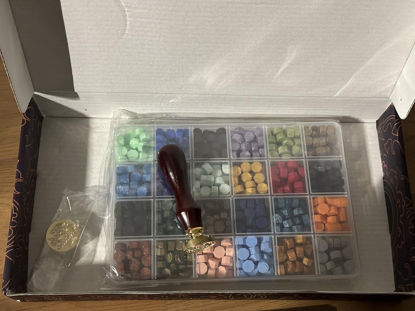 Aottom Wax Seal Stamp Kit with Gift Box, 24 Colors 650 Pcs Beads, Warmer, Envelopes, Candles, Stamp, Metallic Pen for Gift and Decoration customer photo 1
