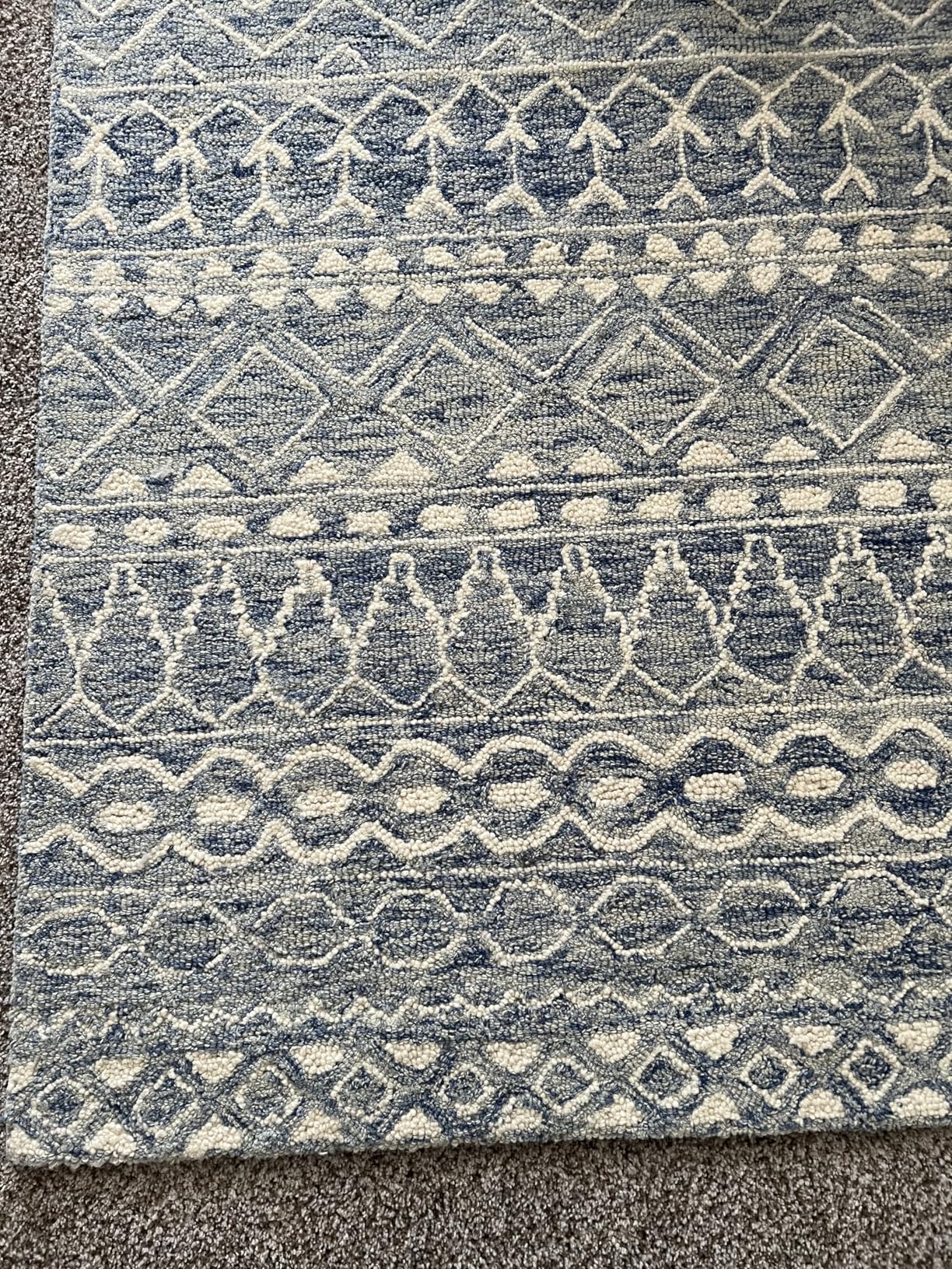 SAFAVIEH Micro-Loop Collection 6' x 9' Blue/Ivory MLP502M Handmade Moroccan Boho Tribal Premium Wool customer photo 1