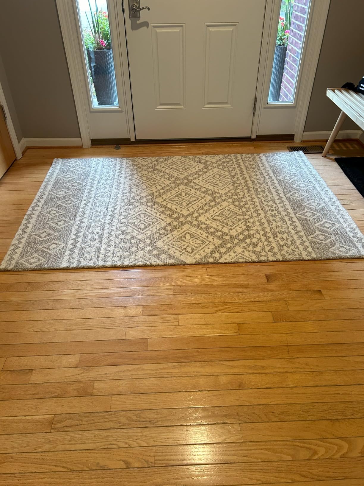 SAFAVIEH Micro-Loop Collection Area Rug - 6' x 9', Beige & Ivory, Handmade Moroccan Boho Tribal Wool (MLP501B) customer photo 1