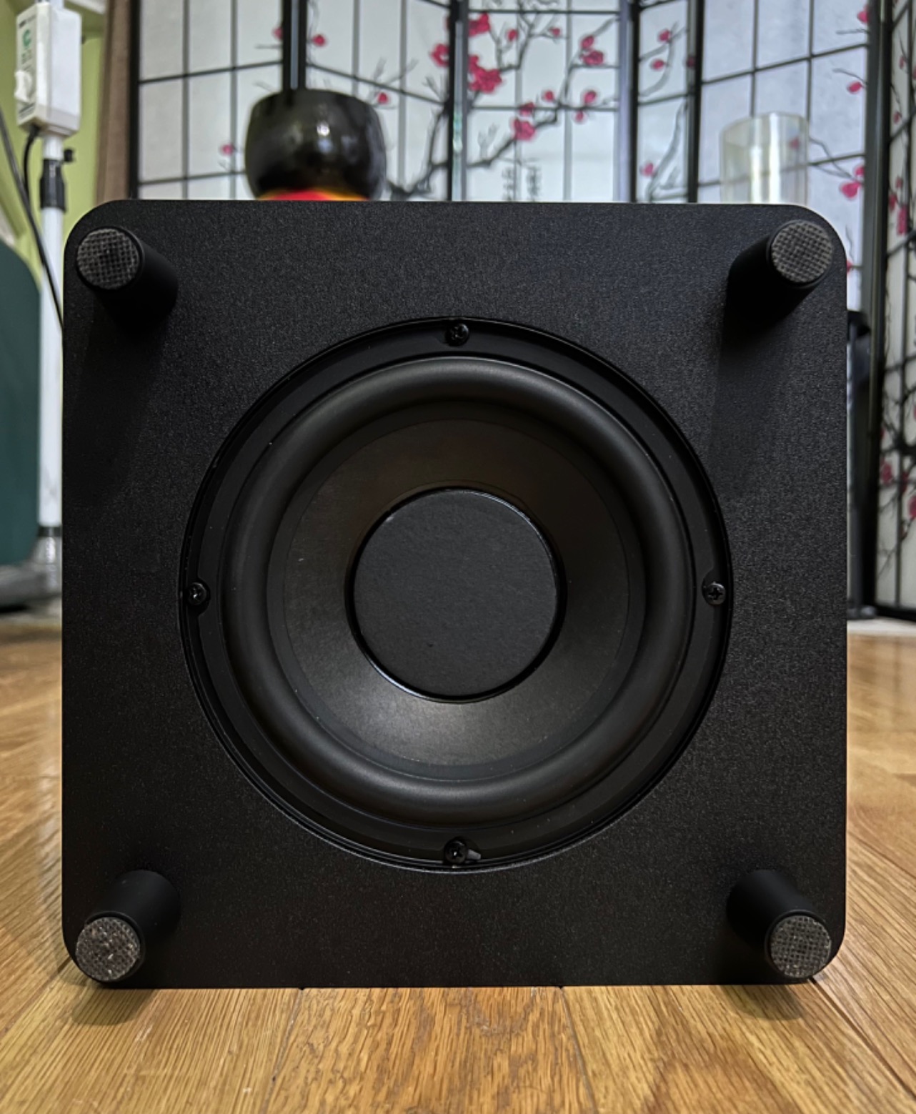 BESTISAN 6.5'' Subwoofer, Powered Home Audio Sub woofer with Deep Bass in Compact Design, for Studio and Home Theater, Black, SW65C customer photo 2