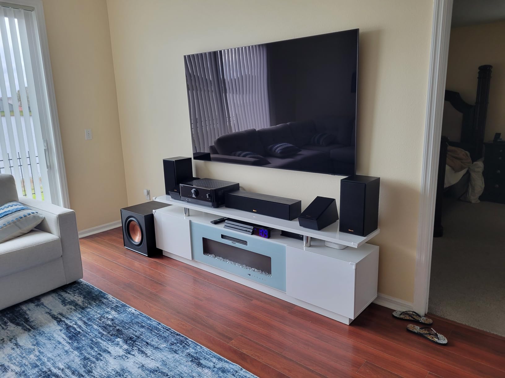 Klipsch Reference Next Generation R-40SA Dolby Atmos High-Performance, Horn-Loaded Elevation Surround Speaker Pair for Best-in-Class Immersive Home Theater in Black customer photo 1