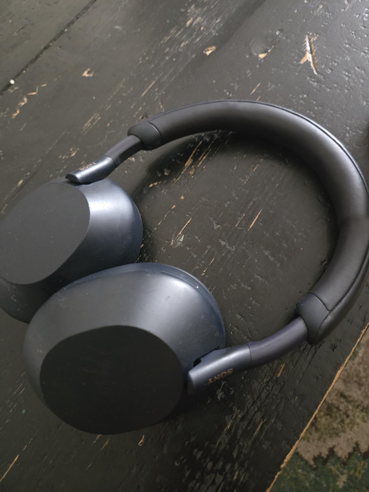 Sony WH-1000XM5 Premium Noise Canceling Headphones, Auto NC Optimizer, 30-Hour Battery, Alexa Voice Control, Black customer photo 2