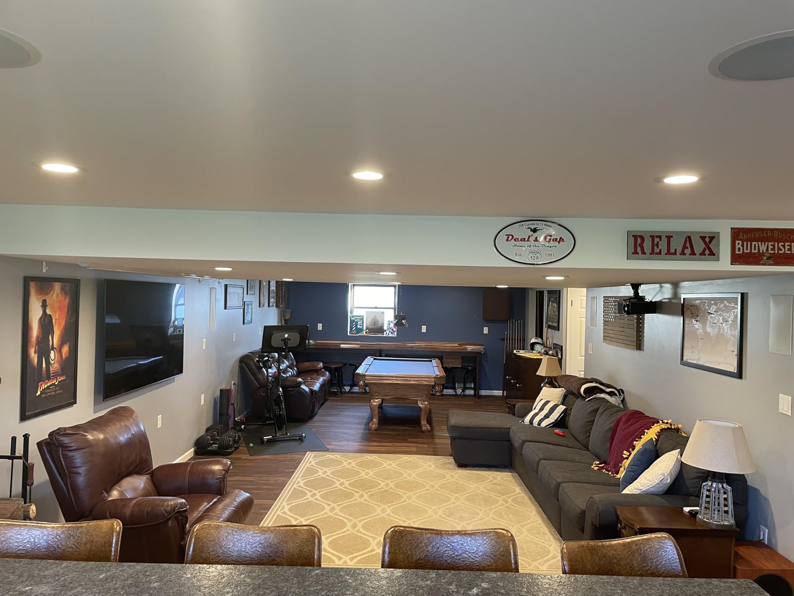 Vogel's TVM 5405 Extremely Flat TV wall Bracket for 32-77 inch TVs, Max. 165 lbs, TV Bracket max. VESA 400x400, Universally Compatible, Distance to the wall only 0.59 inch customer photo 2