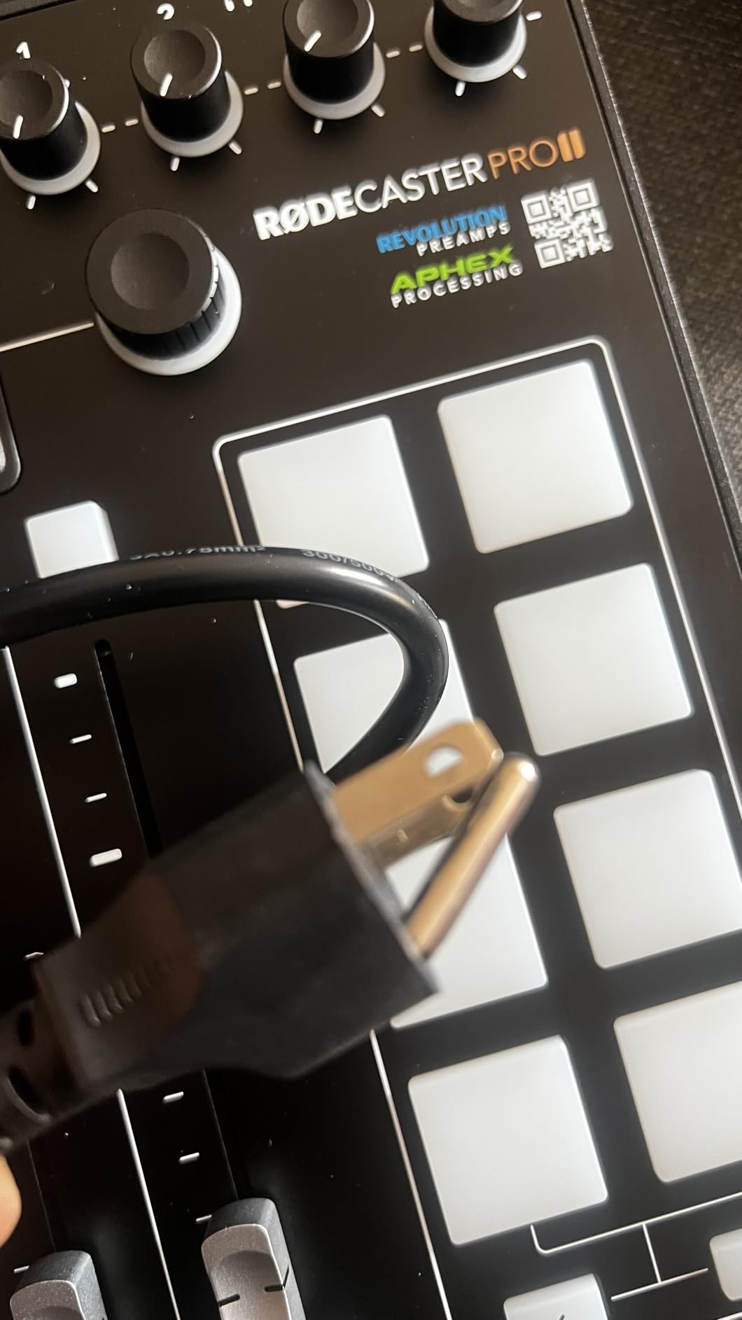 RODE RODECaster Pro II All-in-One Production Solution for Podcasting, Streaming, Music Production and Content Creation customer photo 1