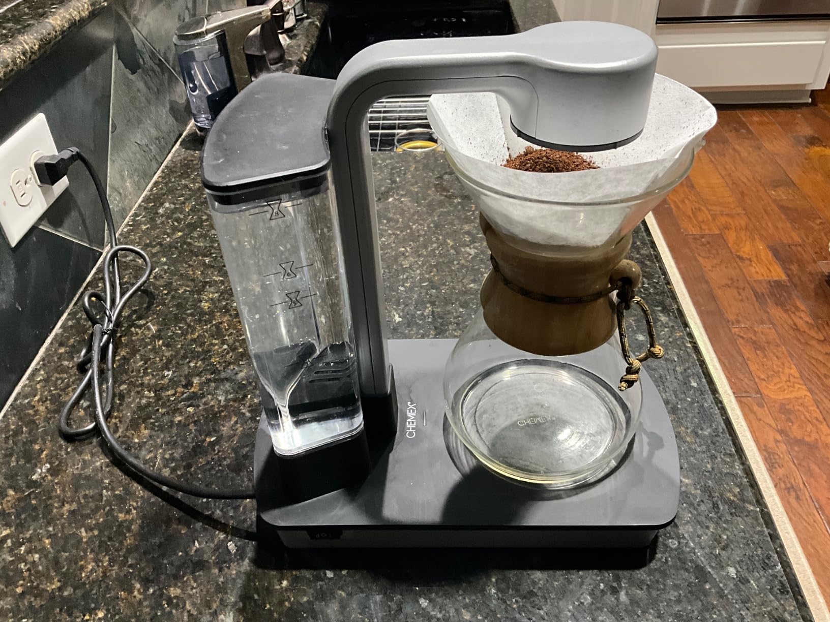 Ottomatic Pour Over Coffee Maker Set, 40 oz Capacity - Automatic Pour Over Machine with 6 Cup Glass Coffeemaker, Specialty Drip Brewer, Barista Quality Coffee System customer photo 1
