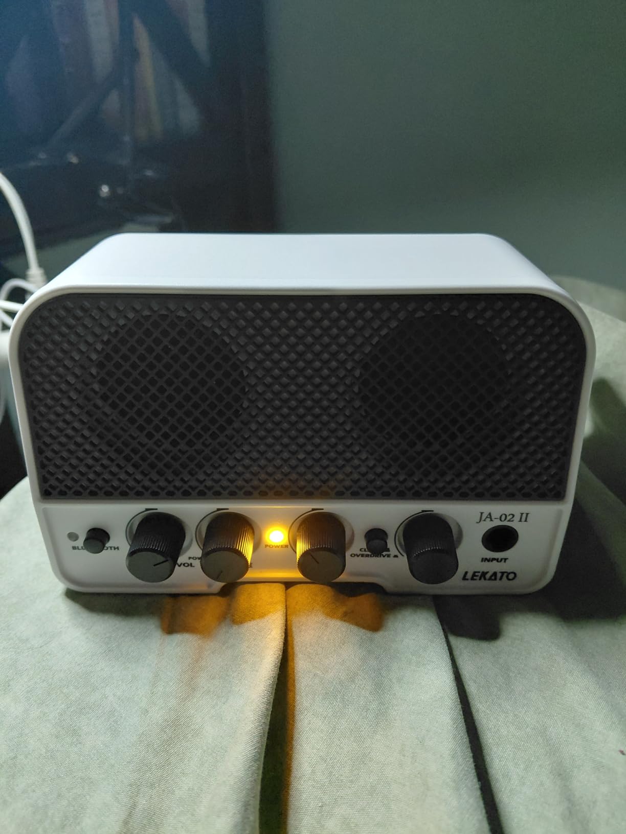 LEKATO Mini Guitar Amp Rechargeable Electric Guitar Amplifier 5W customer photo 2