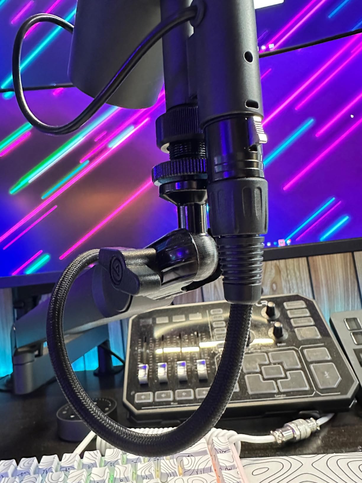 Elgato XLR Cable - Shielded Microphone Cable for Studio Recording and Live Production, Gold-Plated Pins, Male to Female, 10ft/3m customer photo 1