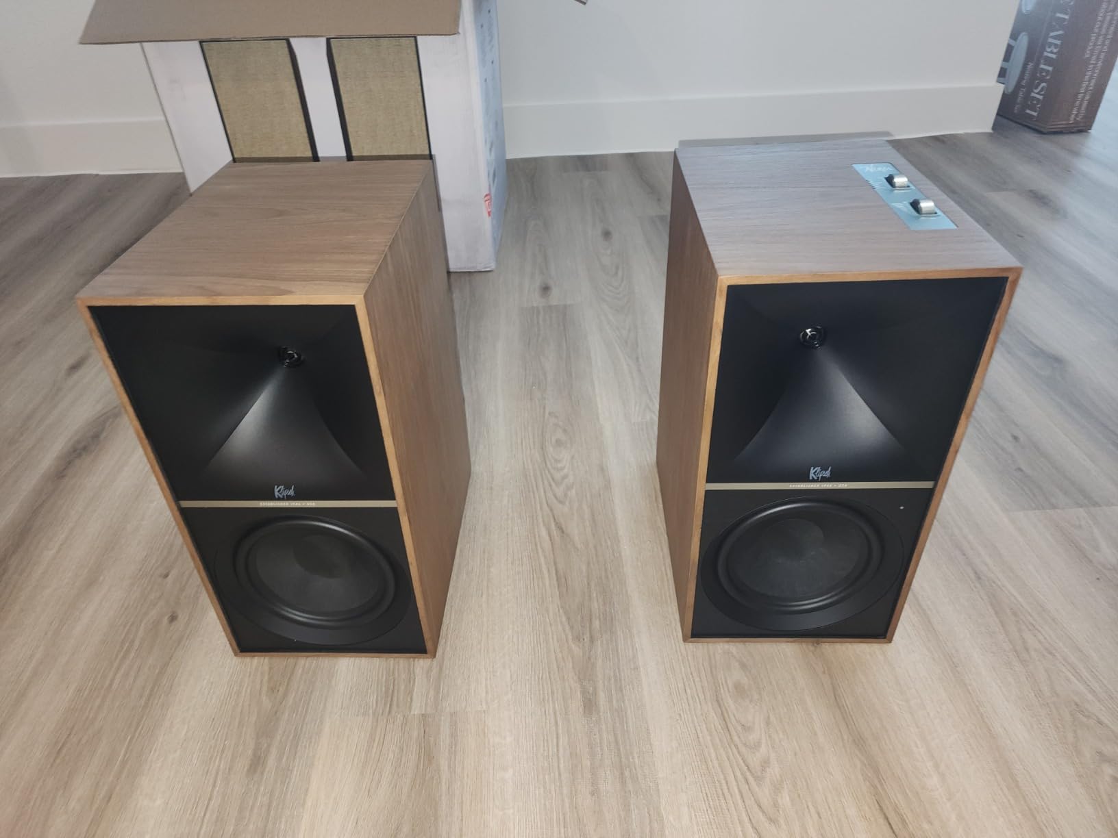Klipsch The Nines Heritage Inspired (Pair) Powered Speakers - Walnut customer photo 2