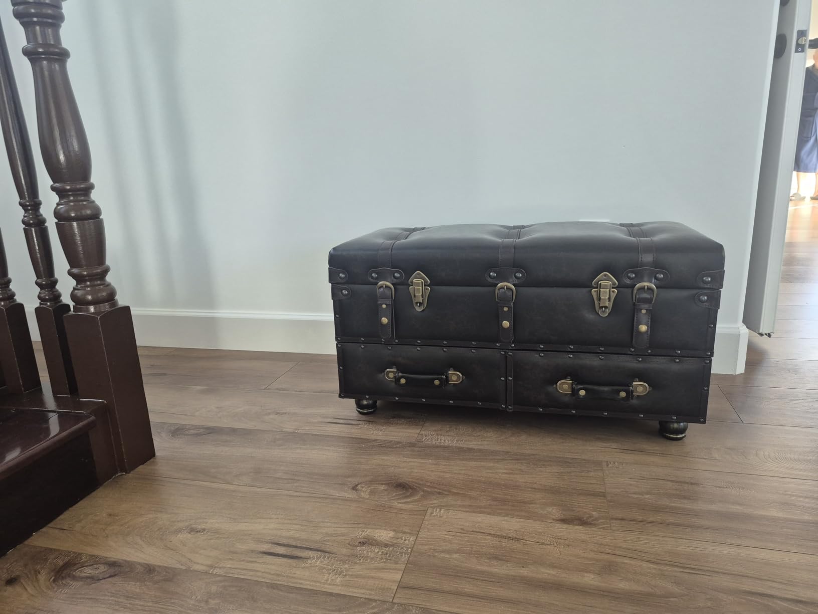 Vintage Treasure Chest Bench with Latch Closure and Buckle Trunk, Farmhouse Faux Leather Storage Ottoman Bench for Living Room, Entryway, Bedroom, Sponge Padded Orange customer photo 1