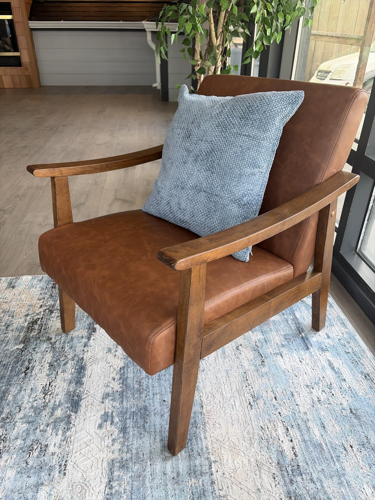 Yaheetech PU Leather Accent Chair, Mid-Century Modern Armchair with Solid Wood Legs, Reading Leisure Chair for Living Room Bedroom Waiting Room, Light Brown, Set of 2 customer photo 2