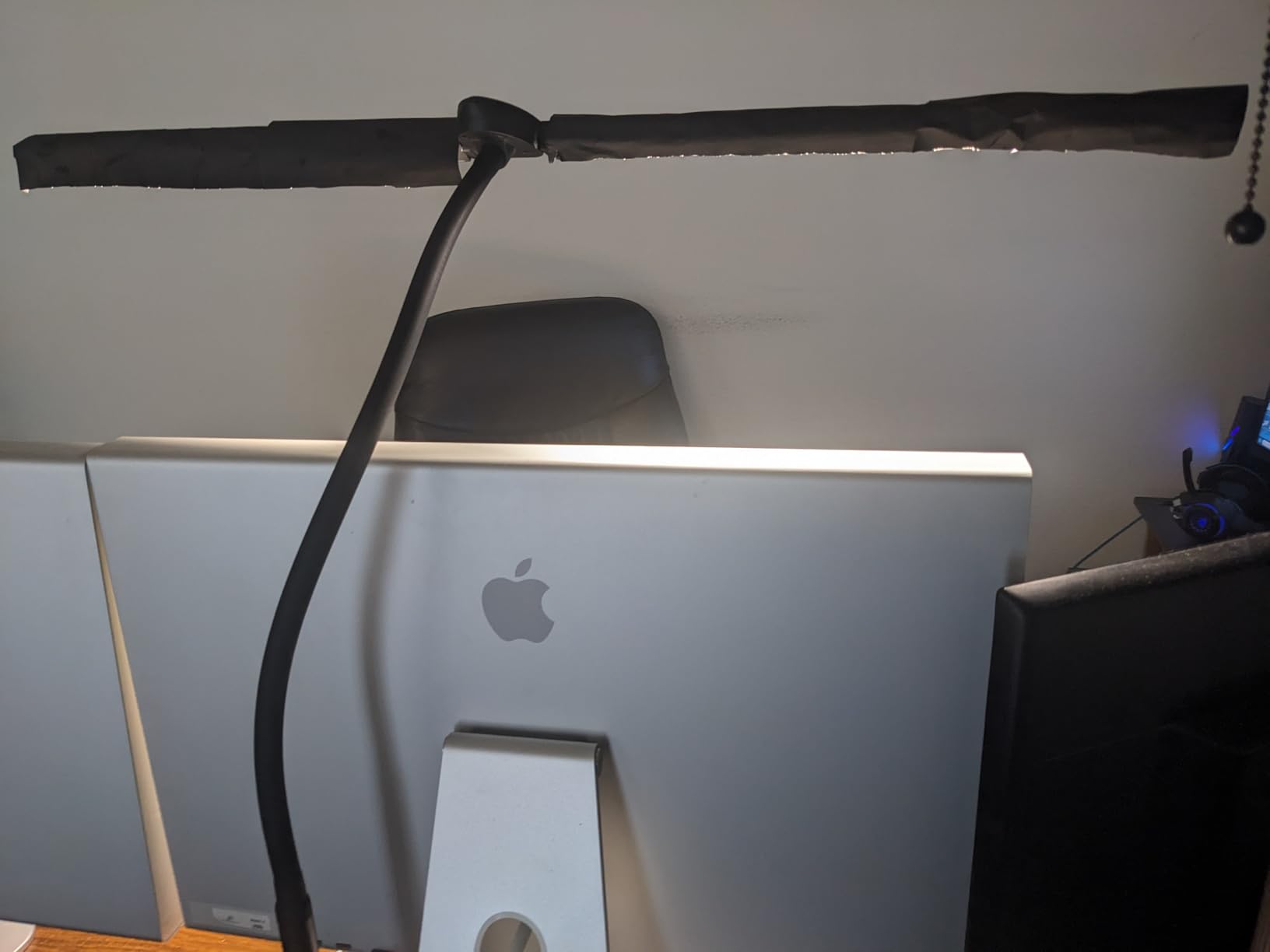 Pzloz Led Desk Lamp for Office Home - Eye Caring Architect lamp with Clamp customer photo 1