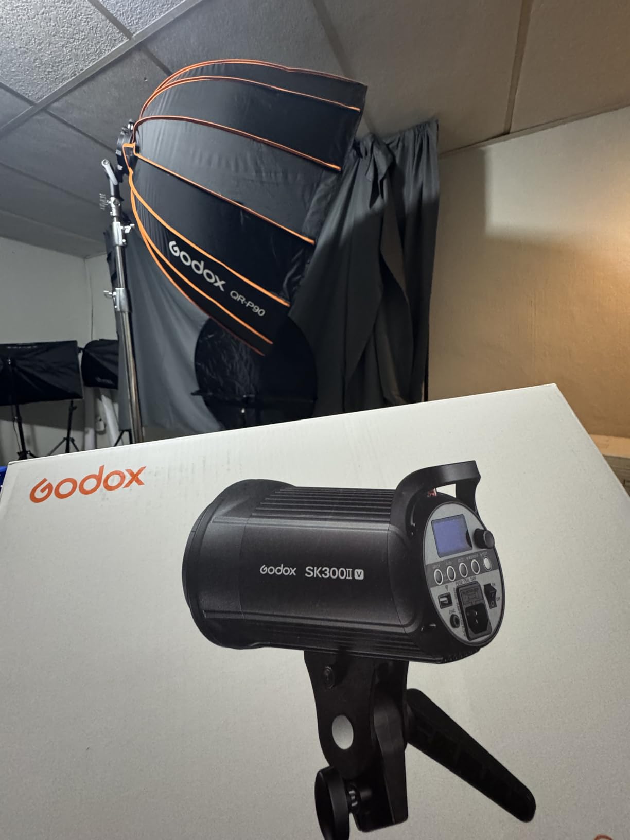 Godox SK400II-V 400Ws Photo Studio Strobe Flash Monolight Light with Bowens Mount & 10W LED Modeling Lamp customer photo 2