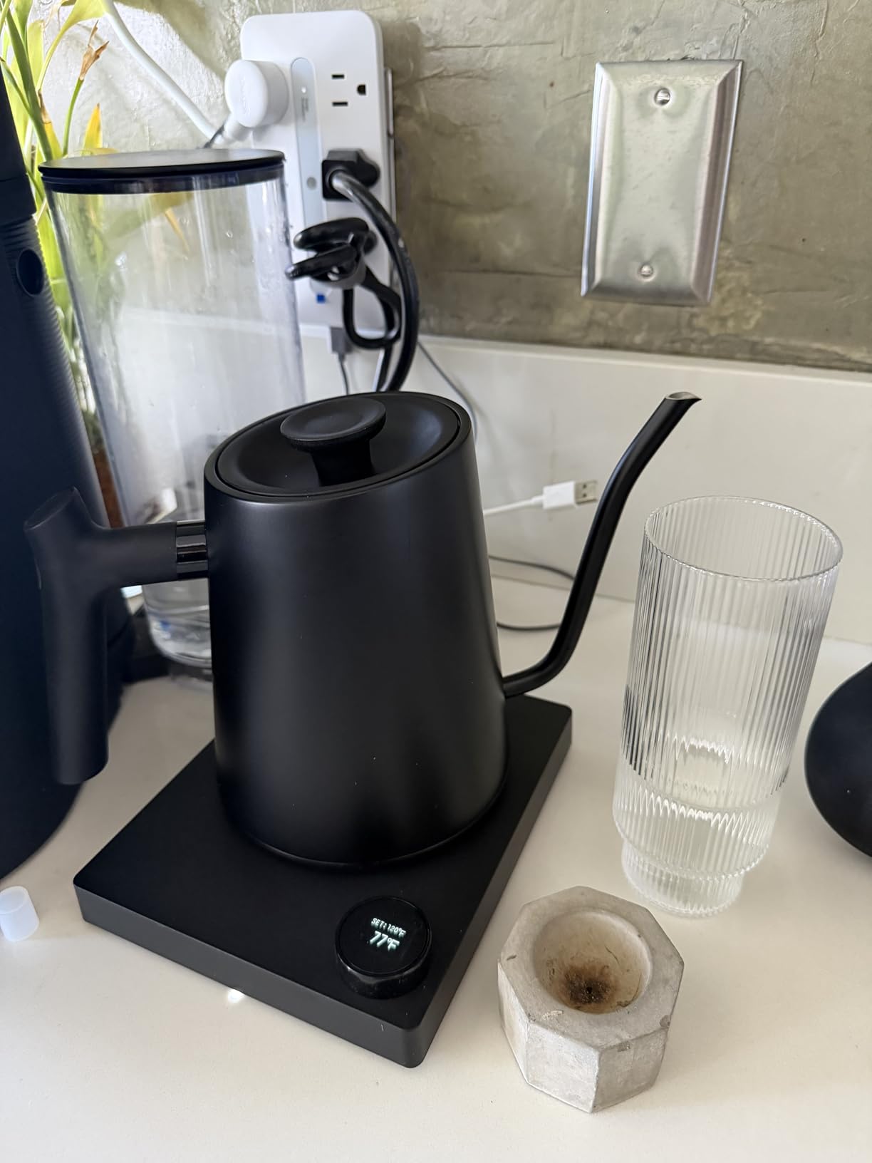 Greater Goods Electric Gooseneck Kettle, 1200W Stainless Steel with Precision Temperature Control, Fast Boil, BPA-Free, Ideal for Pour Over Coffee and Tea, 0.8L (Onyx Black) customer photo 1