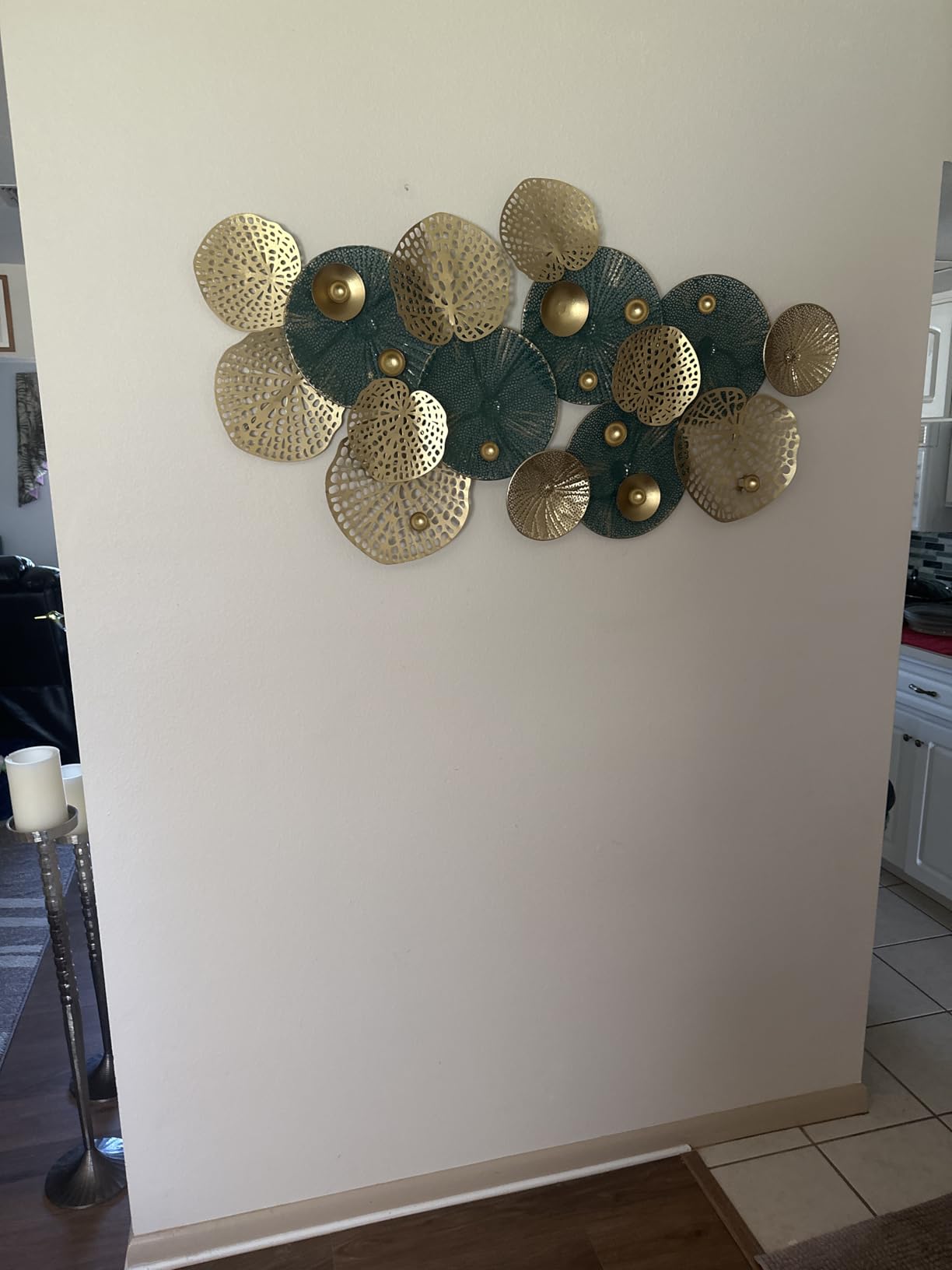 KEQAM Metal Wall Art for Living Room, Large Metal Wall Decor, Modern Luxury Wall Sculpture, 3D Lotus Leaf Wall Decor For Living Room, Dining Room Bedroom Outdoor 50''x26'' customer photo 1