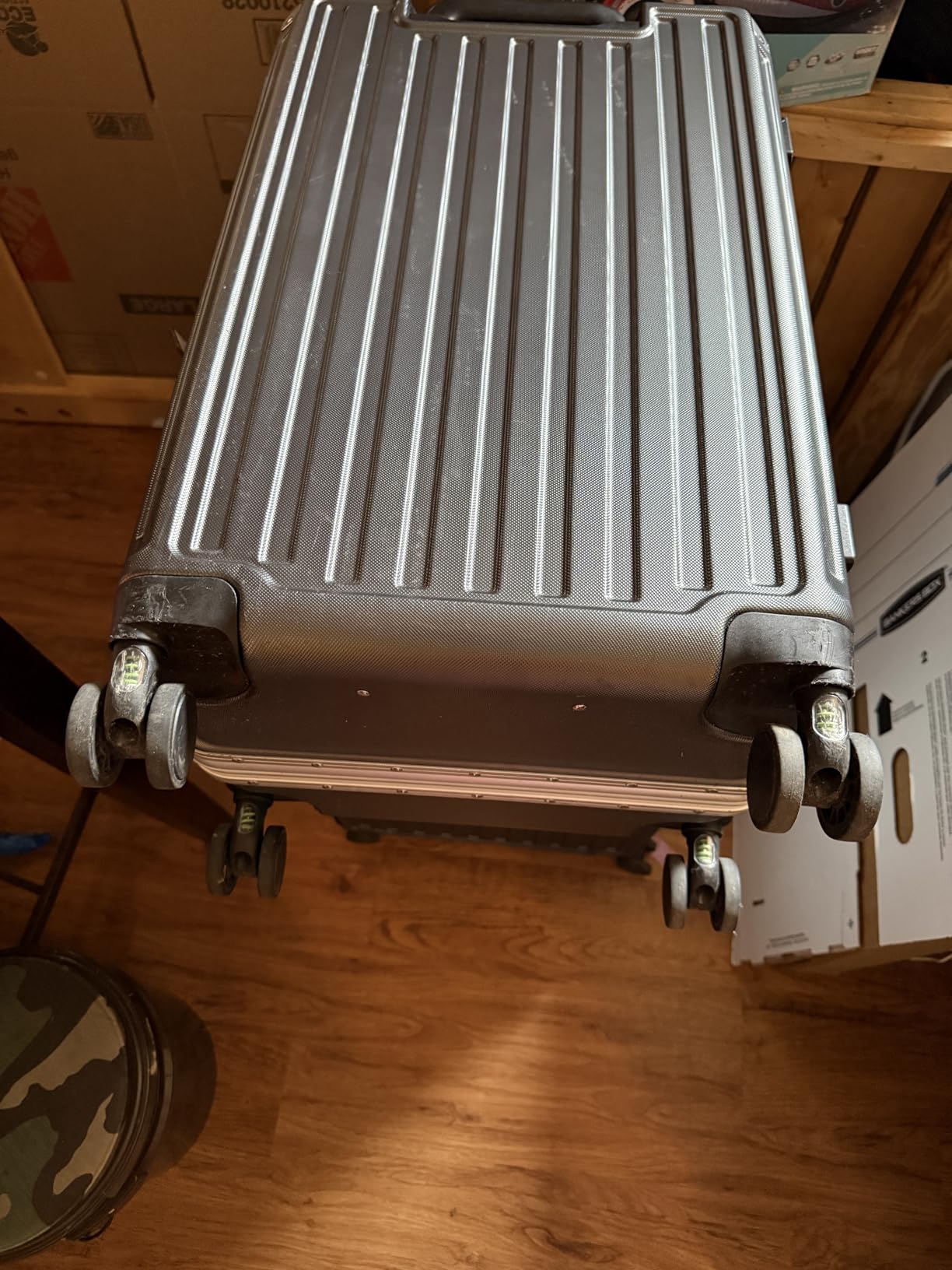 Luggage Sets with Spinner Wheels, 8010S Aluminum Frame Zipperless Polycarbonate Hard Shell Suitcase Sets (ZX-Core, Charcoal Metallic, 2 Piece (20/28)) customer photo 2