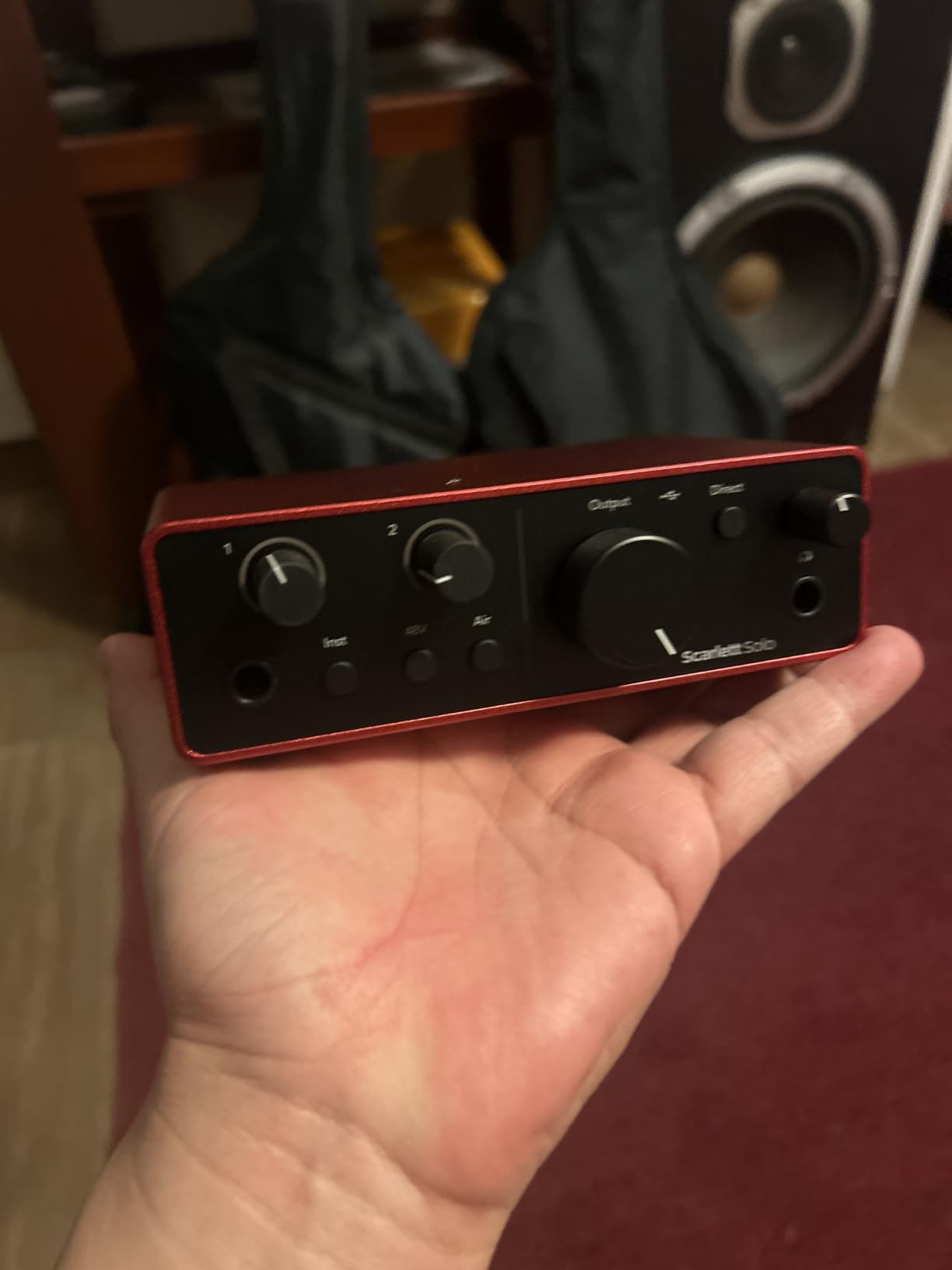 Focusrite Scarlett Solo 4th Gen USB Audio Interface, for the Guitarist, Vocalist, or Producer - High-Fidelity, Studio Quality Recording customer photo 2