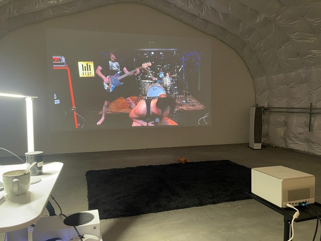 XGIMI HORIZON Ultra 4K Projector, Dolby Vision, 2300 ISO Lumens, 2 x 12W Harman Kardon Speakers, Home Theater Projector with WiFi and Bluetooth, Dual Light customer photo 2