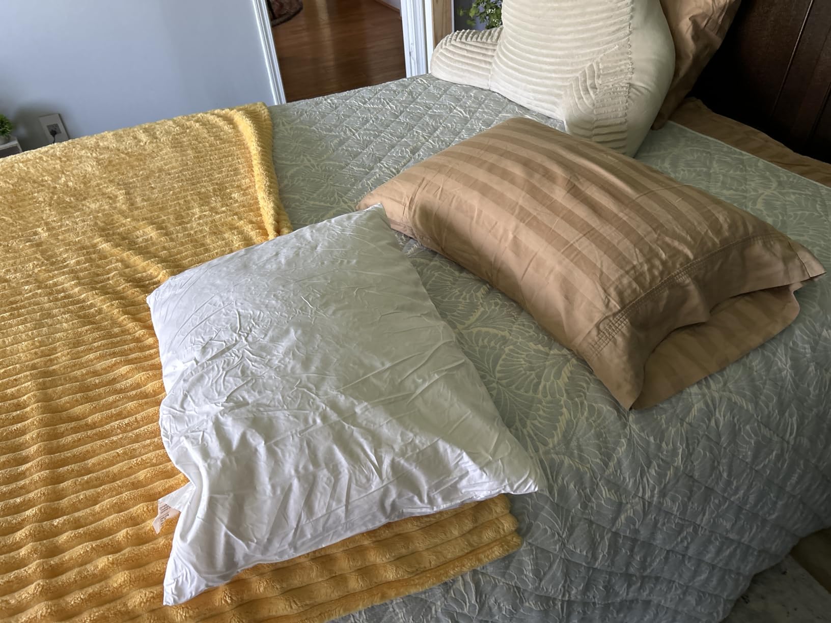 Three Geese Adjustable Layer Goose Feather Pillow, Assemblable Bed Pillow, 100% Soft Cotton Cover, Good for Side and Back Stomach Sleeper, King Size, Packaging Include 1 Pillow customer photo 1