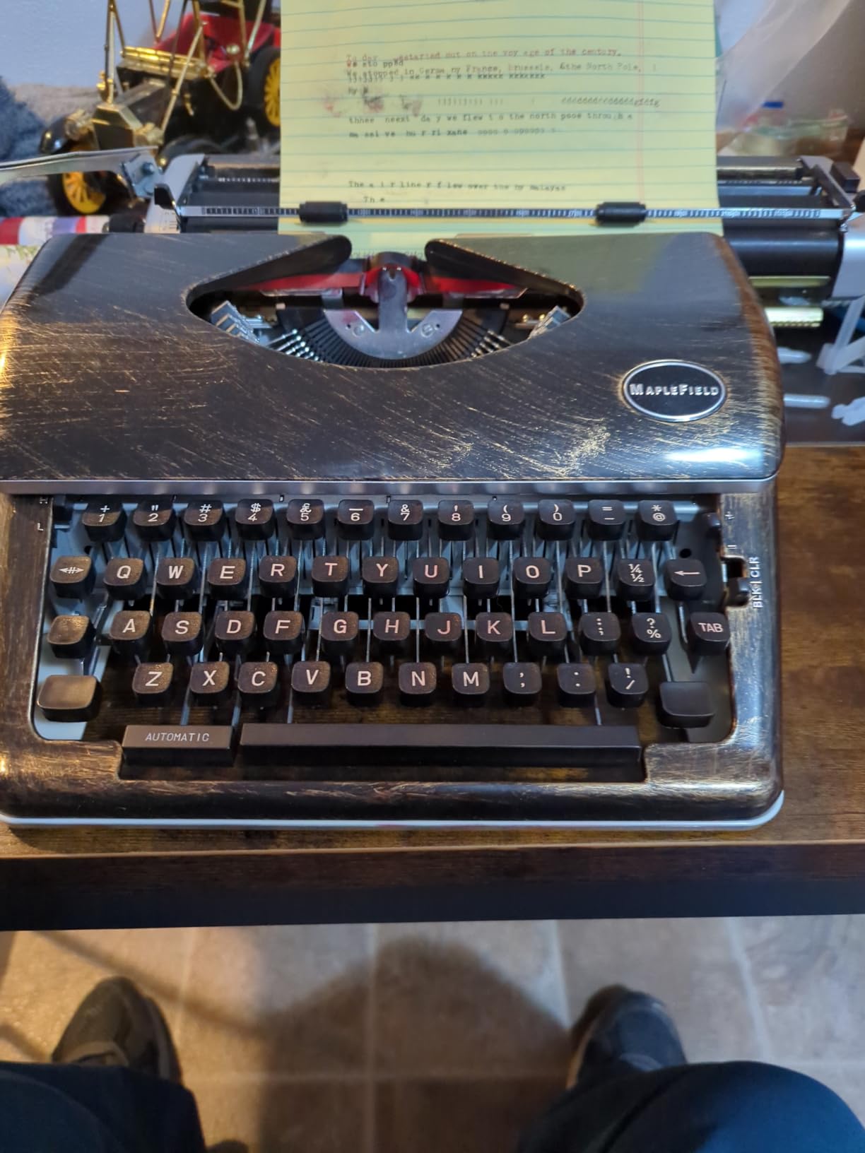 Maplefield Antique Manual Typewriter - for Journaling & Letter Writing - Compact Portable Setup for Home Office Decor - Retro Display with Ink Ribbon & Guide - Bronze customer photo 1
