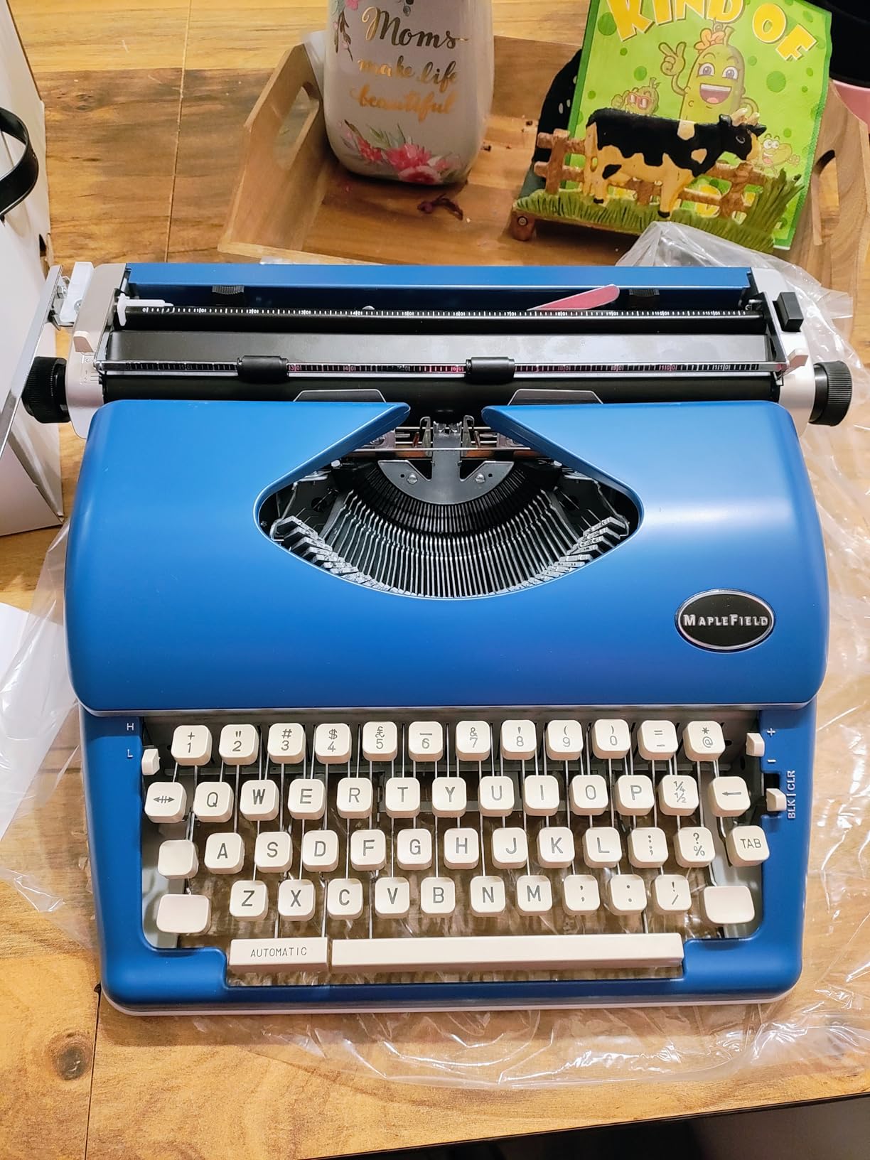 Maplefield Antique Manual Typewriter - for Journaling & Letter Writing - Compact Portable Setup for Home Office Decor - Retro Display with Ink Ribbon & Guide - Bronze customer photo 2