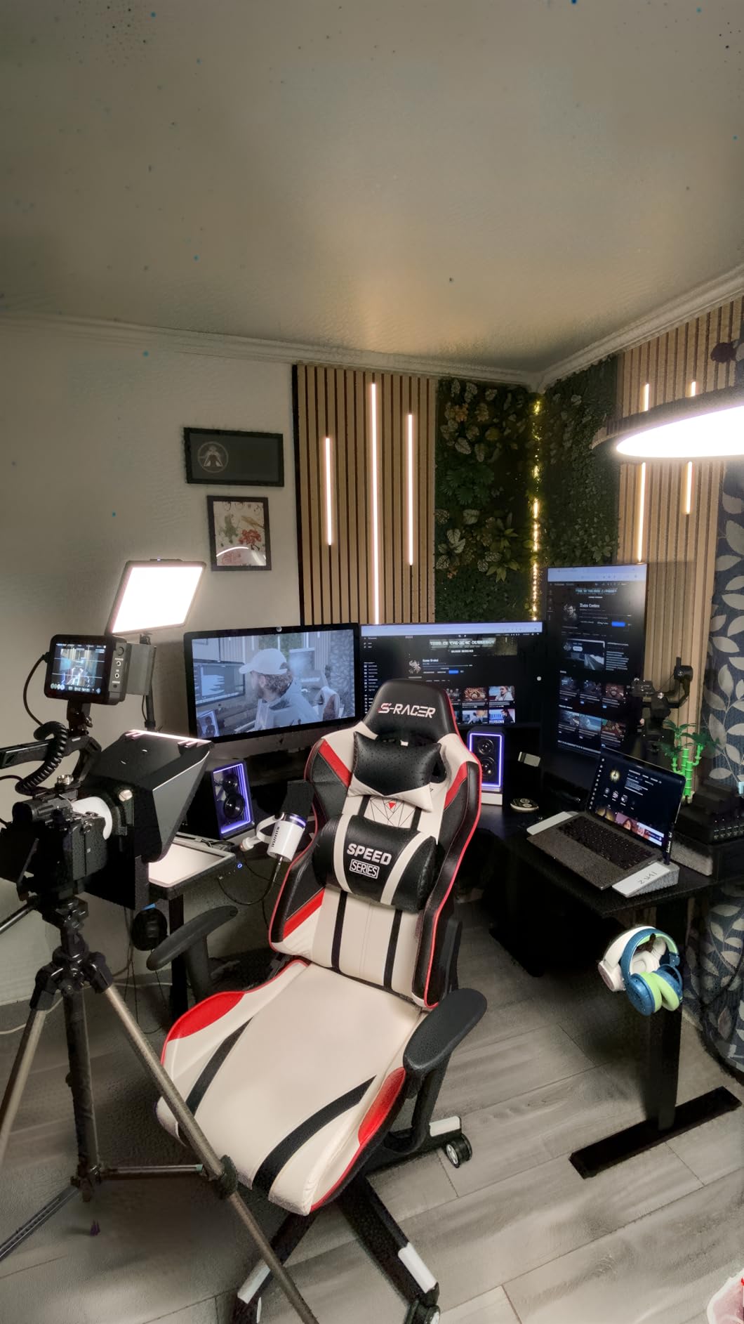 Elgato Prompter - Teleprompter with Built-in Screen for YouTube, Twitch, Zoom and More, 1080 Pixels, Supports DSLR/Webcam/Smartphone, Drag & Drop Monitor Display, Works with Mac/PC & Stream Deck customer photo 2