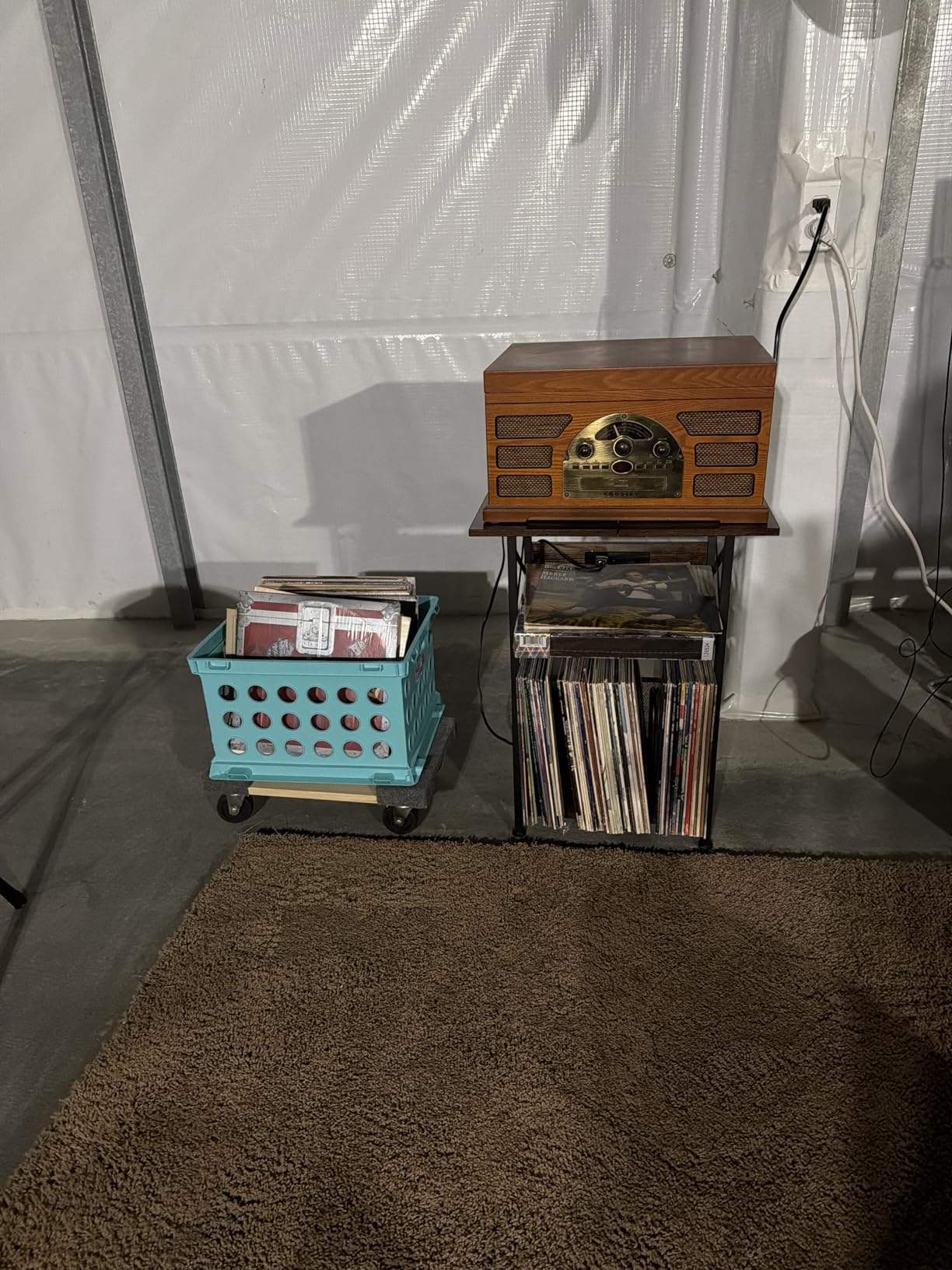 AMHANCIBLE Record Player Stand with Charging Station, Turntable Stand with Storage Cabinet, 3 Tier End Table Hold Up to 100 Albums, Record Table for Vinyl, Living Room, Rustic Brown customer photo 1