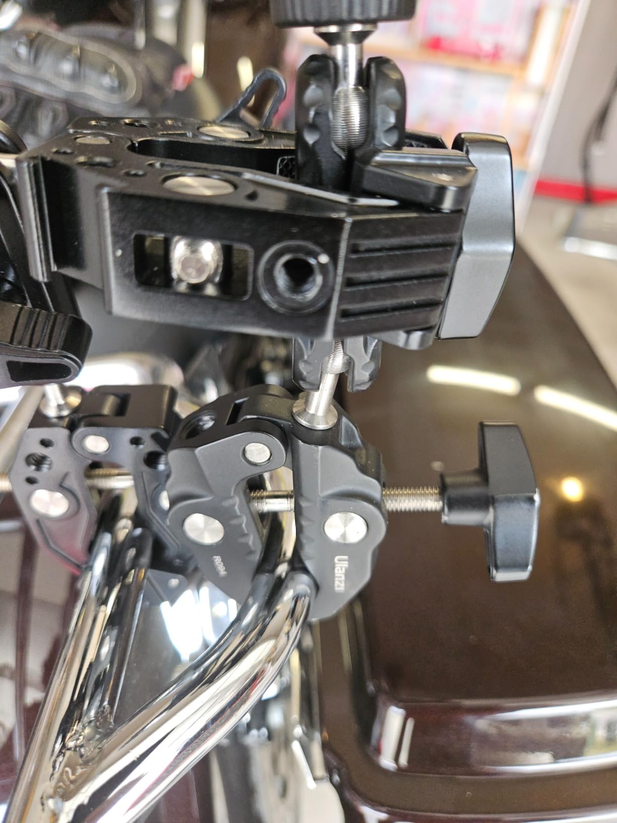 Neewer Double Super Clamp Camera Mount with Magic Arm, Cold Shoes for Desk Studio Light Stand Holder Photography Reflector, Flag, Cross Bars, Motorcycle, Umbrella, Pole Stick Shoot Accessories Tools customer photo 2
