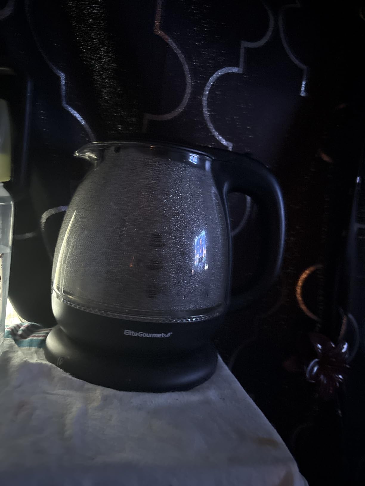 Elite Gourmet EKT3001 1L Digital Water Kettle, 304 Stainless Steel Interior, Programmed Temperatures, Keep Warm Function, Cordless, 360° Base, Auto Off & Audible Indicator, Matte Black customer photo 1