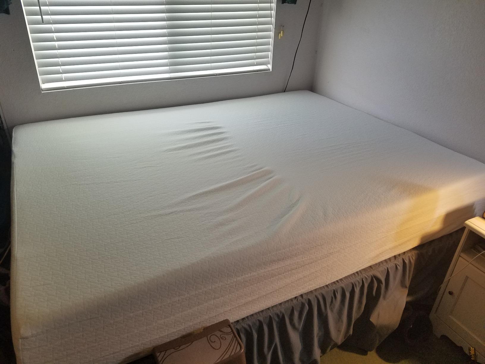 Zinus 12 Inch Queen Green Tea Memory Foam Mattress [New Version], Fiberglass Free, Medium Firm Feel, Zoned Pressure Relief, Certified Safe Foams & Fabric, Mattress in A Box customer photo 2