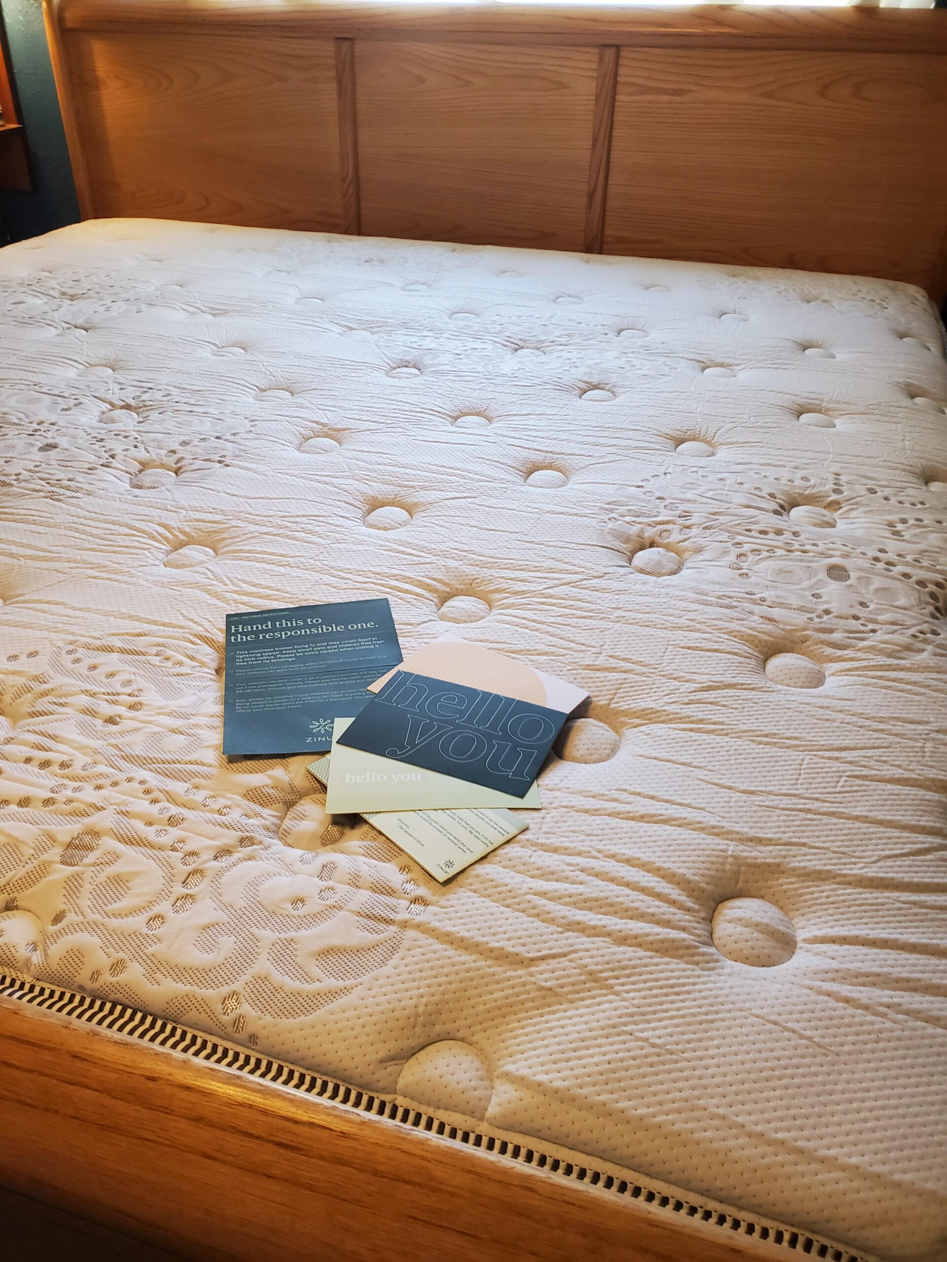 Zinus 12 Inch Comfort Support Hybrid Mattress, Queen, Fiberglass Free, Medium Plush, Motion Isolation customer photo 1