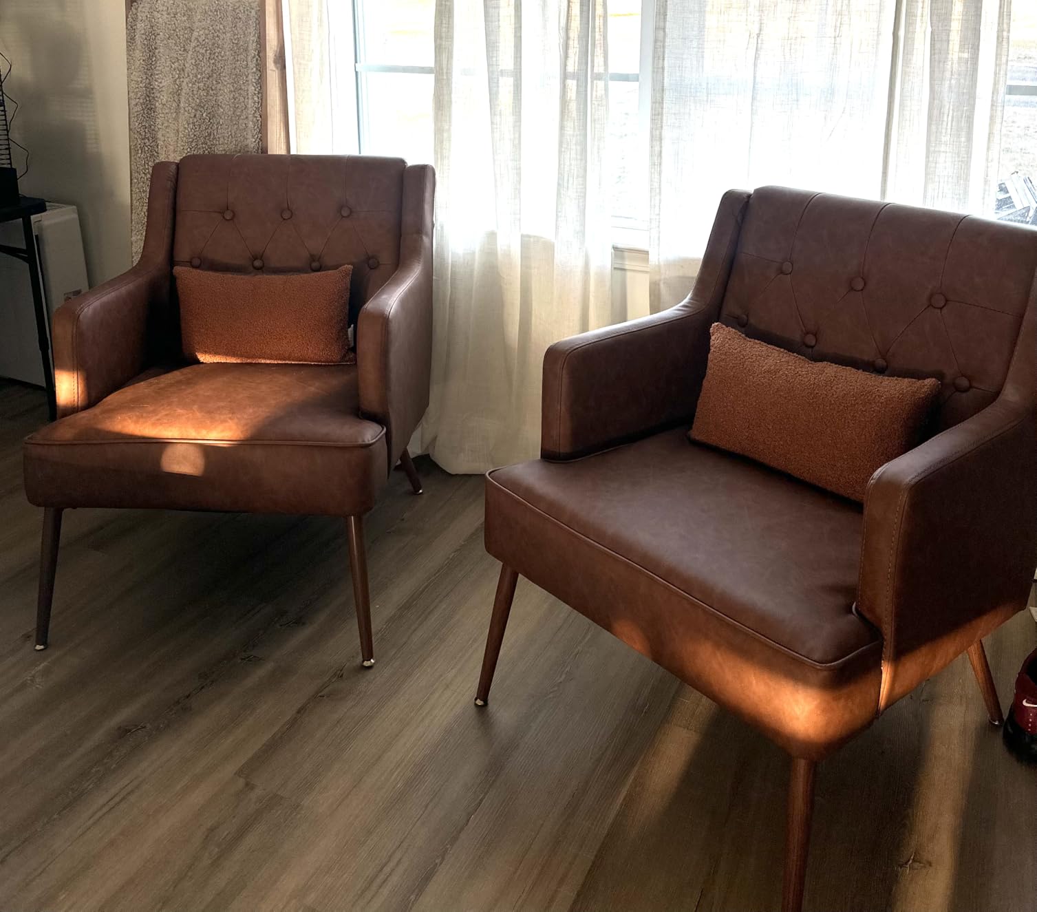 Yaheetech PU Leather Accent Chair with High Back customer photo 1