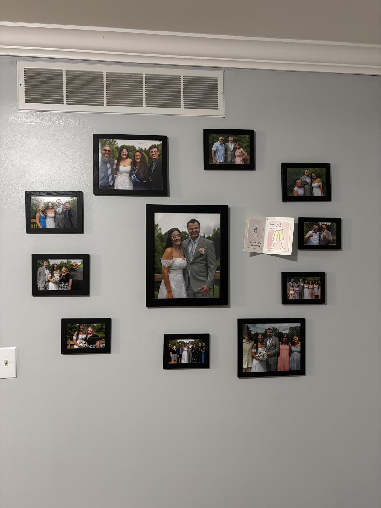 Vittanly 10 Pack Picture Frames Collage Wall Decor, Gallery Wall Frame Set for Wall or Tabletop Display, Engineered Wood and Shatter-resistant Plexiglass, Multi Sizes with 8x10, 5x7, 4x6 Frames, Black customer photo 1