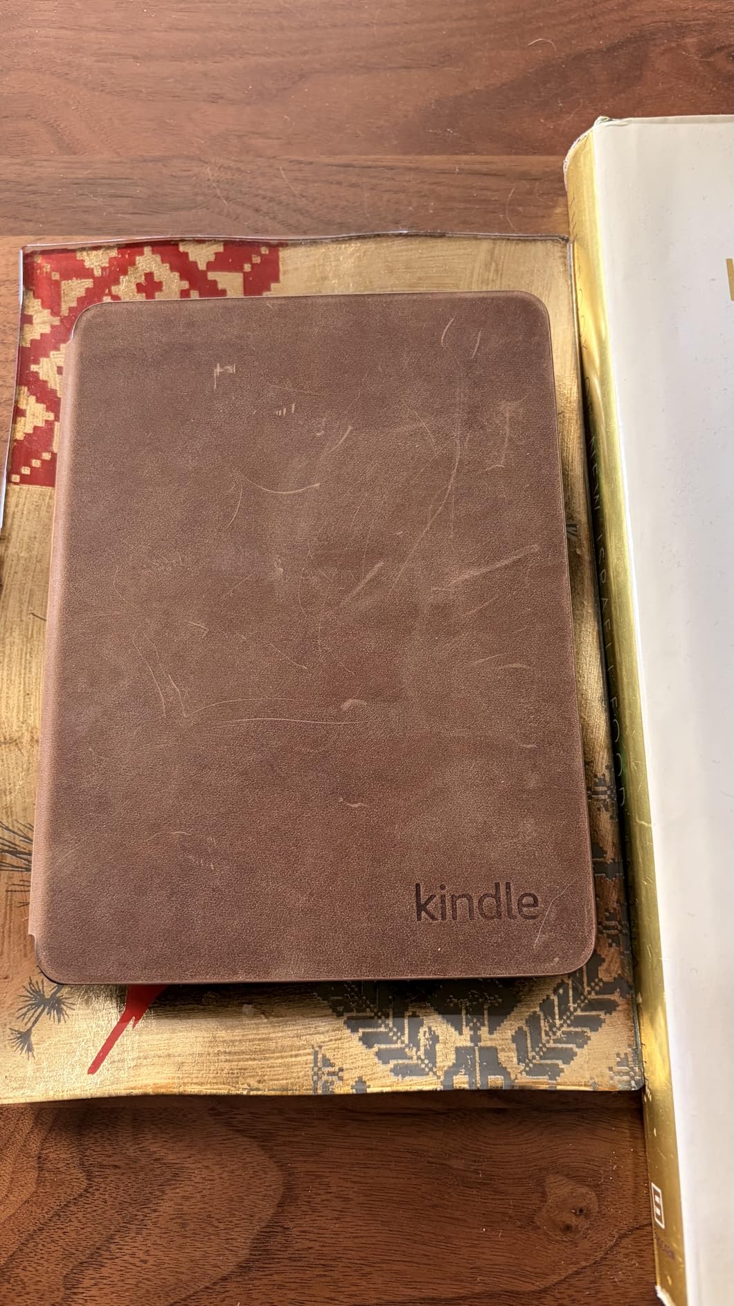 Amazon Kindle Paperwhite and Kindle Colorsoft Case, Lightweight and Foldable Protective Cover - Premium Leather customer photo 1