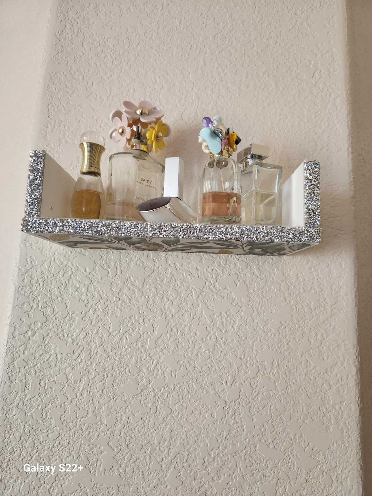 SRIWATANA Floating Shelves for Wall, Wall Shelves for Bathroom, Bedroom, Living Room, Kitchen, Office, Wood Shelves for Home Decor Set of 5 (Washed White) customer photo 2