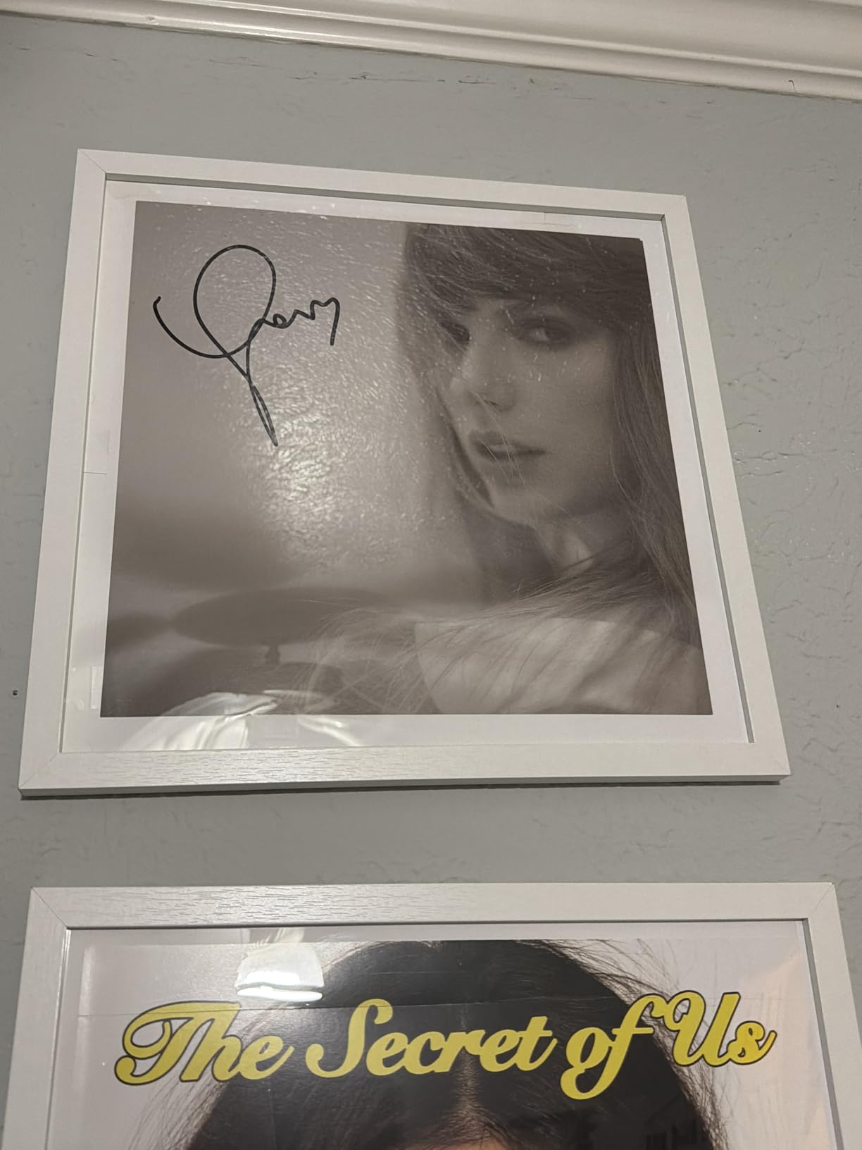 Fxojyvo Vinyl Record Frame for the Wall Display Album Cover, Black 12.5 x 12.5 Frame for any 12 Inch LP Record with Cover - 1 Pack/Black customer photo 2