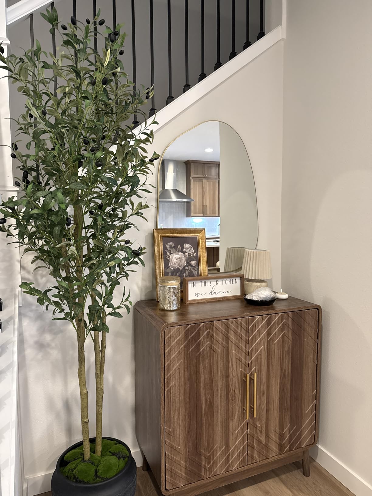 PERFNIQUE Irregular Wall Mirror Asymmetrical Mirror, 32''x24'' Gold Mirror for Bathroom Bedroom Living Room Entryway, Decorative Modern Boho Decor, Wall Mounted (Gold, 32''x24'') customer photo 1