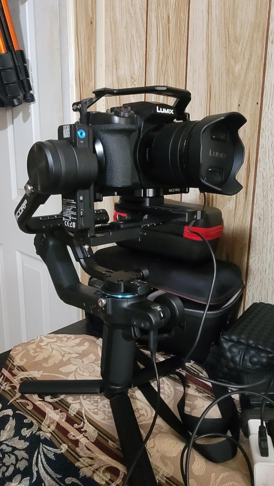 FeiyuTech SCORP 2 KIT Gimbal Stabilizer for DSLR and Mirrorless Camera, Built-in AI Tracking, 3-Axis Gimbal for Sony/Canon/Nikon/Fujifilm, Max 5.51lbs, Touch Screen, Native Vertical Shooting with Case customer photo 1