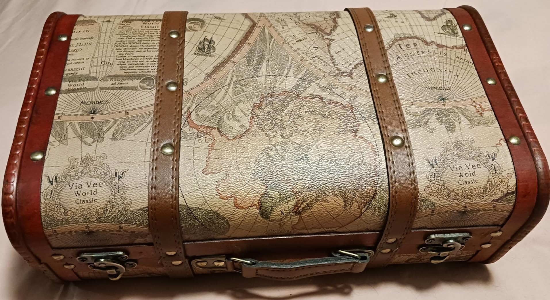 ELLDOO Vintage Wooden Storage Chest, Portable Decorative Luggage Suitcase, Treasure Chest Box with Map Pattern, Pirate Keepsakes Box for Gifts customer photo 1
