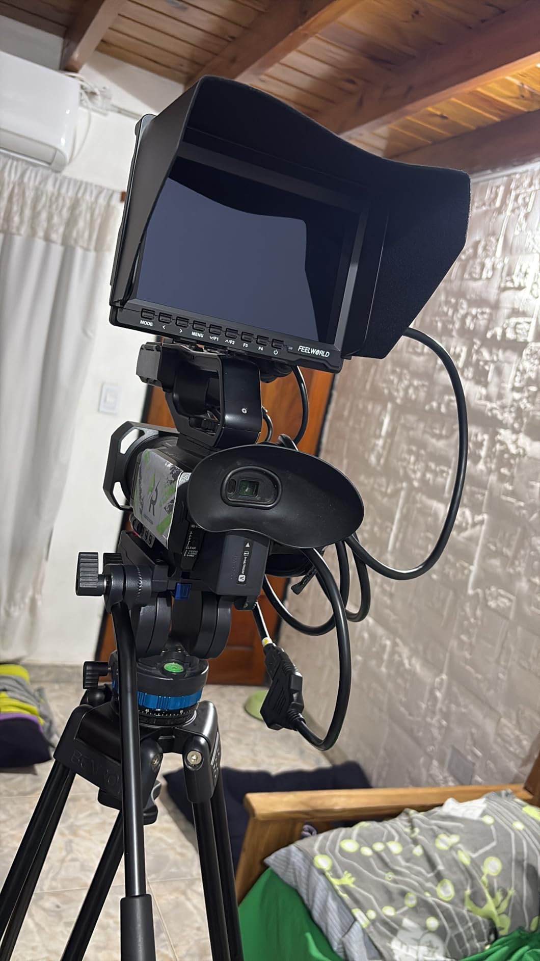 FEELWORLD FW759 7 Inch DSLR Camera Field Monitor with F550 2200mAh Battery and Bag 400nit HD Video Assist Slim IPS 1280x800 4K HDMI 1080p customer photo 1