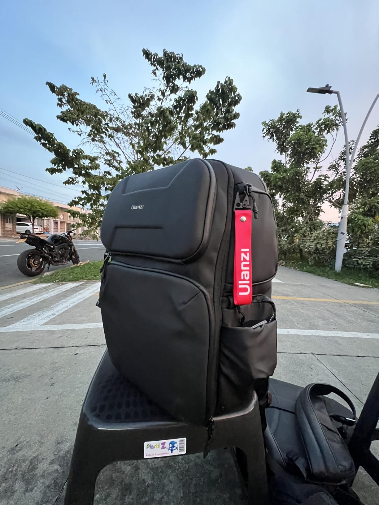 ULANZI BP10 Hardshell Camera Backpack 35L for DSLR Professional Photography Video Accessories Travel customer photo 2